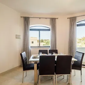 https://landmark-apartment.hotelssaintjulians.com